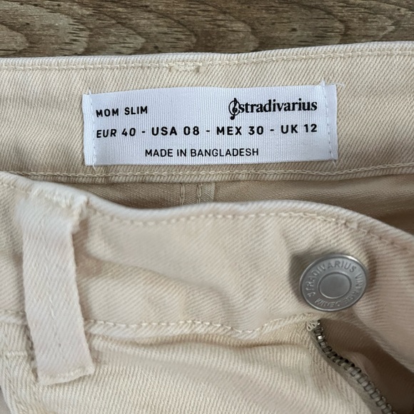 Stradivarius Cream Mom Jeans - Picture 2 of 3